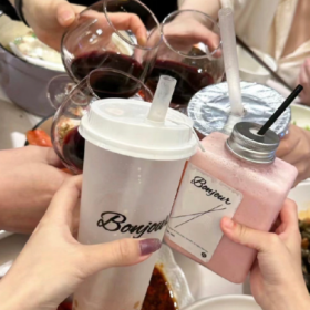 费尽心思和你聊天的样