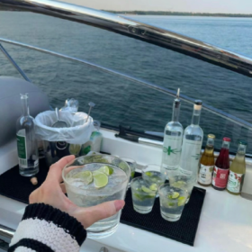 费尽心思和你聊天的样