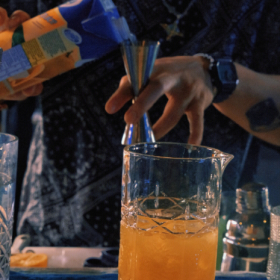 撑不住时候,喝点酒回