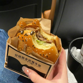 聪明的女人，爱而不痴