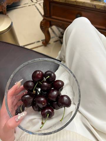 人不作,话不多,事不