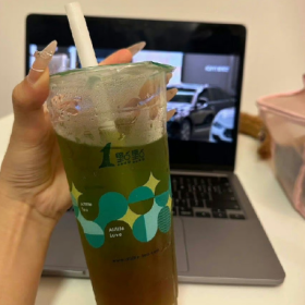 能走出雨季的 从来都
