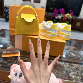 玫瑰花填不饱肚子 小