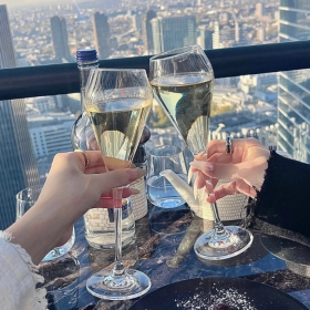 何必再去质问什么 态