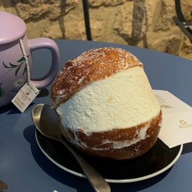 何必再去质问什么 态