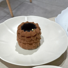 何必再去质问什么 态