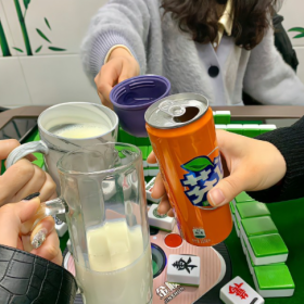 生活本来很不易,不必