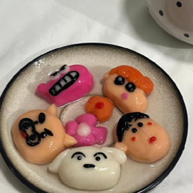 花自己钱代表着自由和