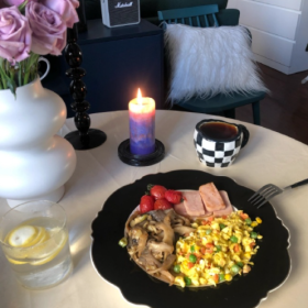 既害怕被看穿 又渴望