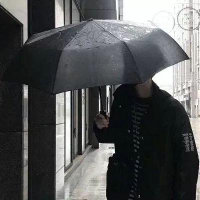 冬天的黑大衣