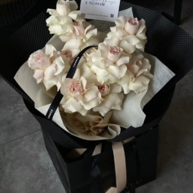 大概被爱的人才有资格