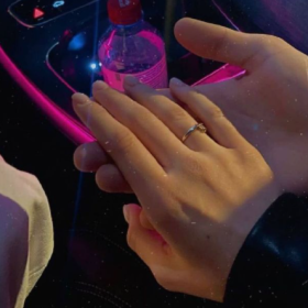 其实我们都知道 爱会