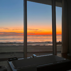 一直冷漠就好 心软一