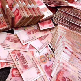 十二月太多盼头了 
