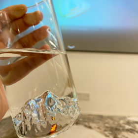 没人理解你,就自己爱