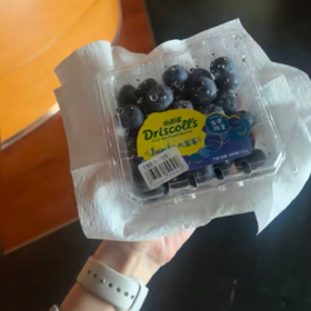 心要像伞一样,撑得起