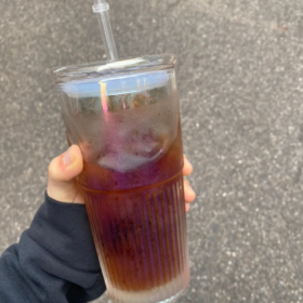 跟会拍照的姐妹出门才
