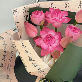莫言：
当一个人不