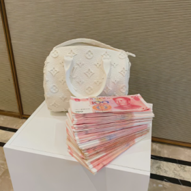 用一句话总结自己：比