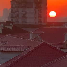 喜欢日落，
当黄昏