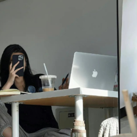 什么都是假的 钱难赚