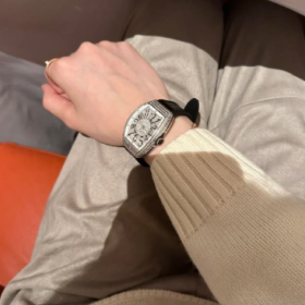 什么都是假的 钱难赚