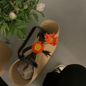 生活的苦不要拿出来四