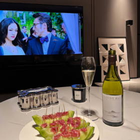 生活的苦不要拿出来四