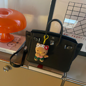 生活的苦不要拿出来四