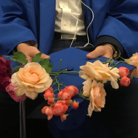 人的内心不种鲜花就长