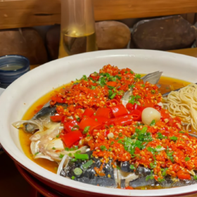 吃饭的时候夸饭香，洗