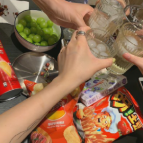 吃饭的时候夸饭香，洗