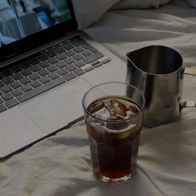 其实早就不顺路了 是