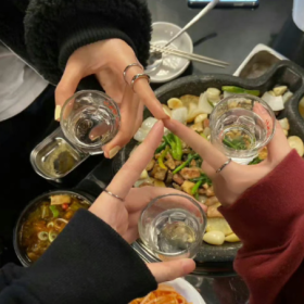 讨厌酒精的味道，但却