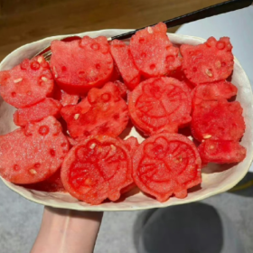 两斤桃花酿做酒，万杯
