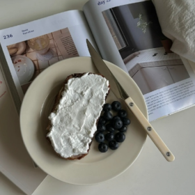 爱都是贪心的，所以贪