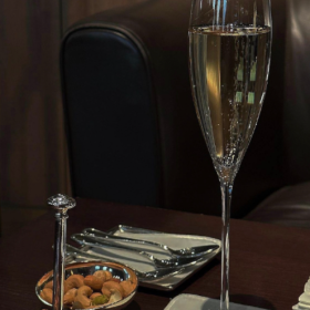 姐妹们搞钱吧 没有男