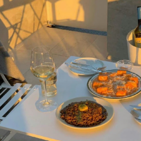 路遥遥，水迢迢，人寥