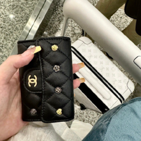 以最大的平静去爱我们